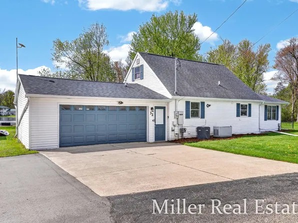 32 B Dr, Hastings, MI 49058