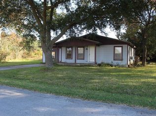 2060 6th St, High Island, TX 77623