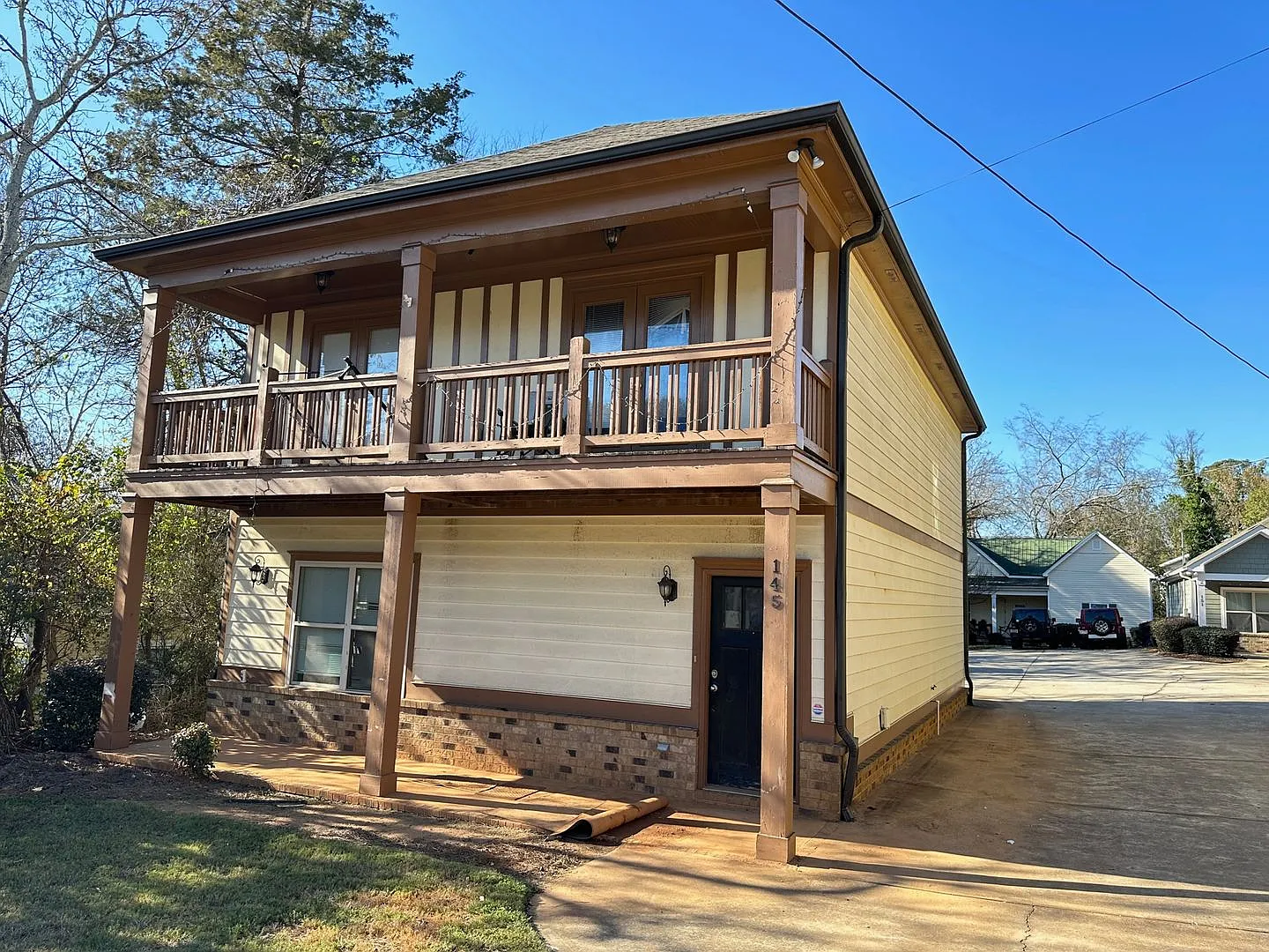 Four Bedroom Near Downtown Athens — Photo 2