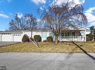 5 High St, Etters, PA 17319