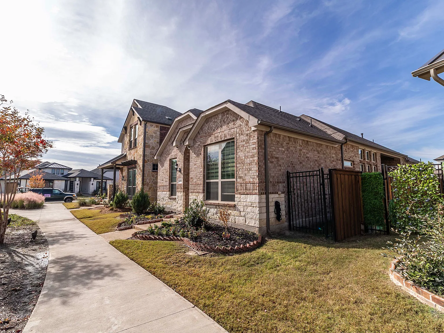 3 bed, 1913 sqft, $3,000 — Photo 4