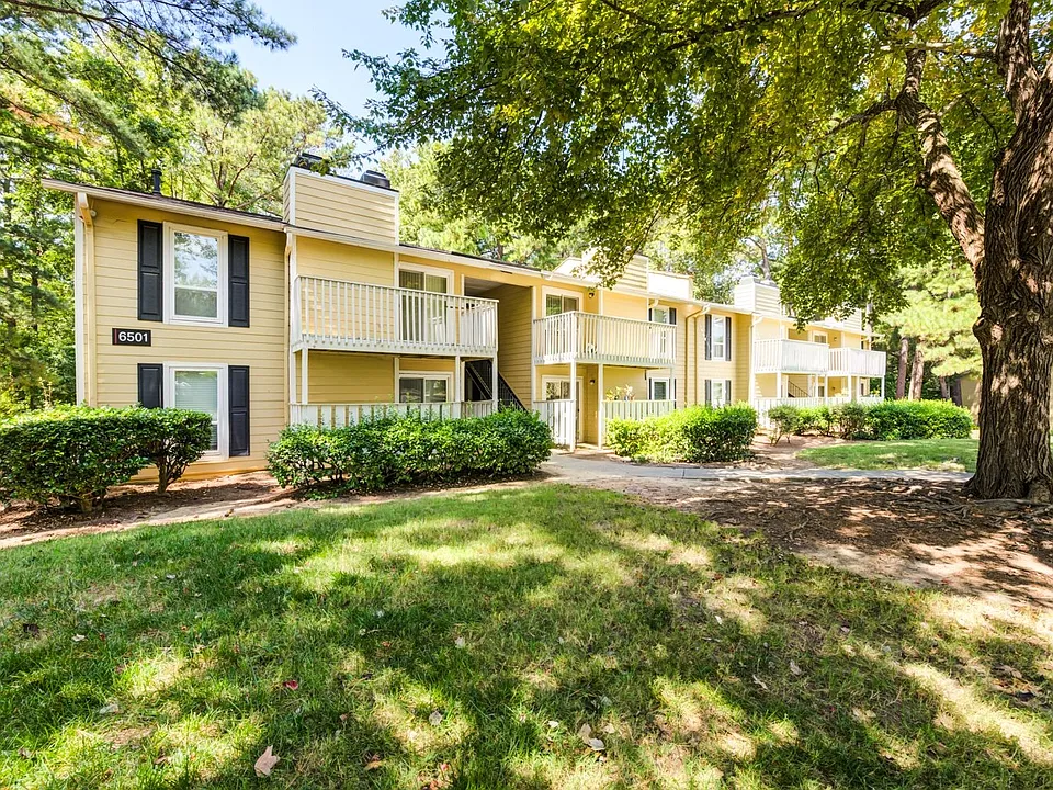Laurel Oaks