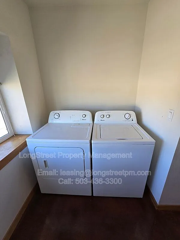 5 bed, 5.0 bath, 1819 sqft, $3,495 — Photo 3