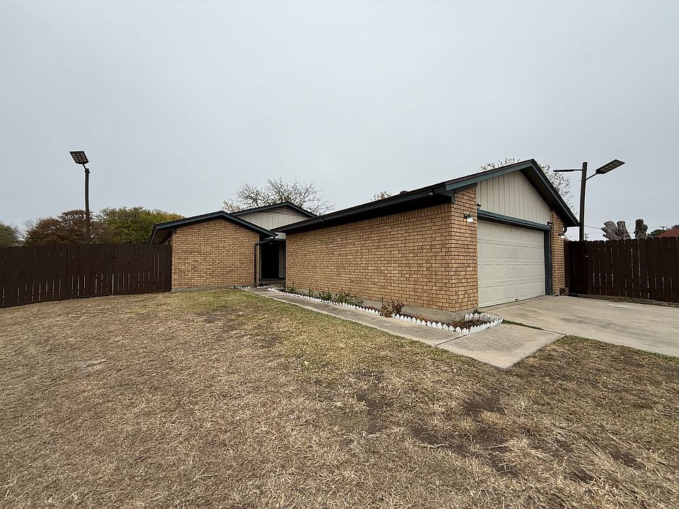 1st image of 1708 Joy Dr