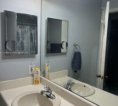 5th image of 1611 Zenith Way #1611