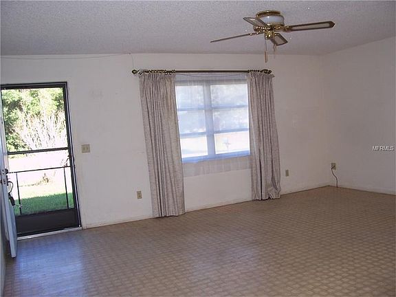 3rd image of 2072 Apricot Dr