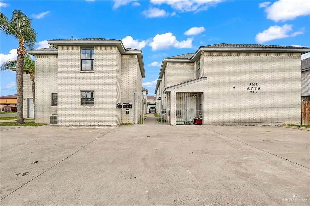 2 bed, 2.5 bath, 10548 sqft, $875 — Photo 2