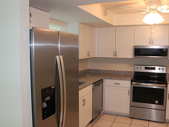 3rd image of 1426 SE 18th St
