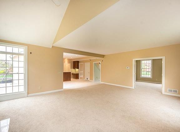 4th image of 7122 Northmont Ct
