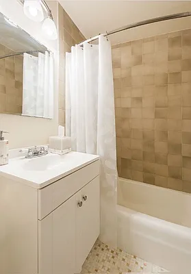 Rented by UbiQ NY | media 10