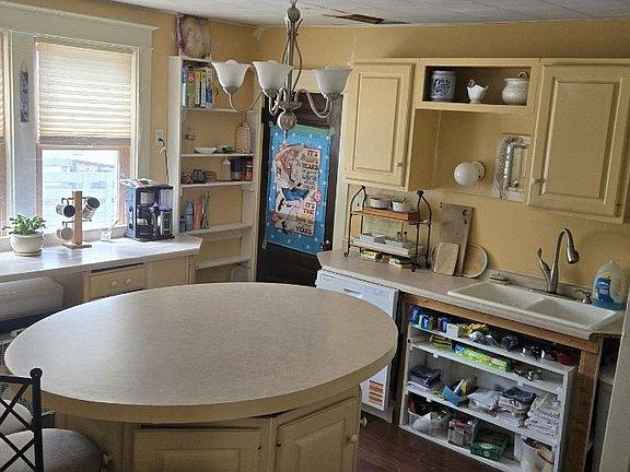 5th image of 915 Barland St #1