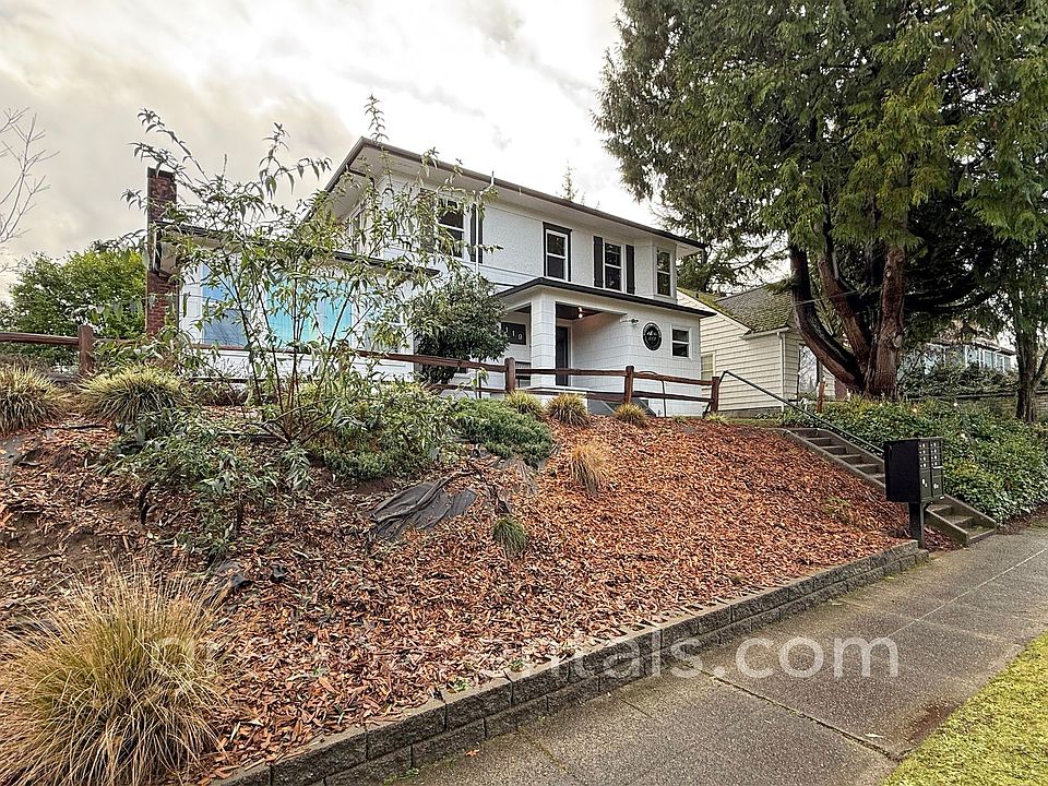 1st image of 119 20th Ave SE #7
