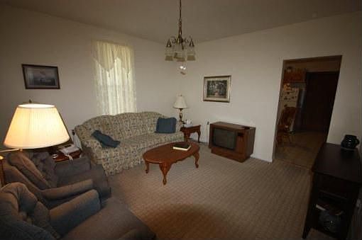 3rd image of 715 W Lincoln St