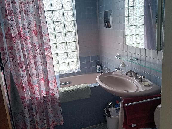 3rd image of 28 Ogden St #2