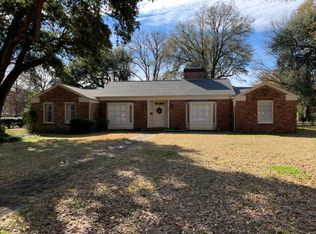 303 Cypress St, Leland, MS 38756