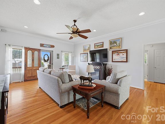 5th image of 2676 Gold Rush Dr