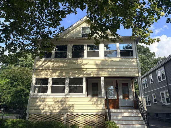 50 Melendy Ave #1, Watertown, MA 02472