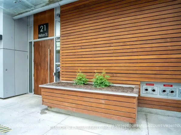 21 Nelson St #225, Toronto, ON M5V 3H9