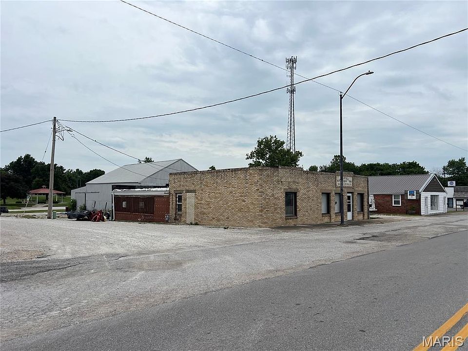 1st image of 212 W 2nd St