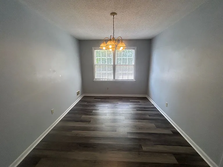 715B Montague Rd — Photo 8