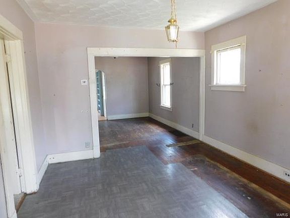 2nd image of 2842 Washington Ave