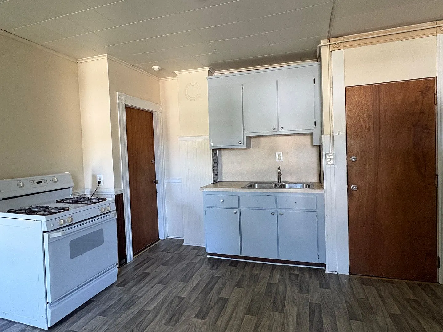 240-242 Washington St - Blue Pod — Photo 4