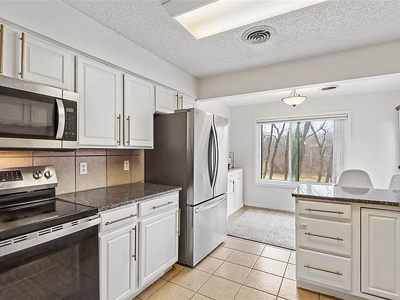 5th image of 1512 1st Ave APT 204A