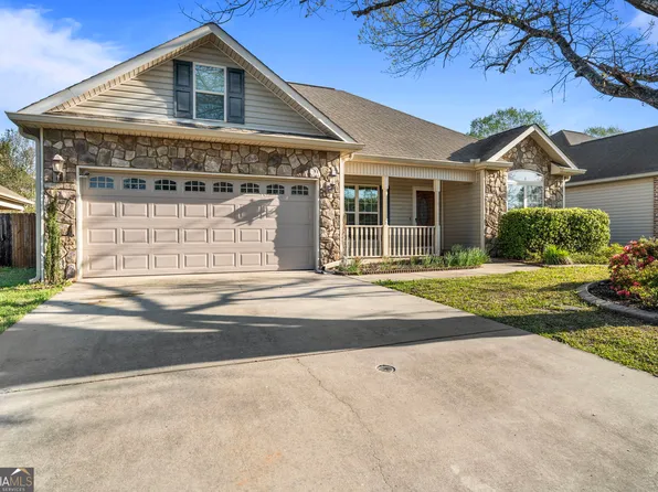 620 Amherst St, Kathleen, GA 31047