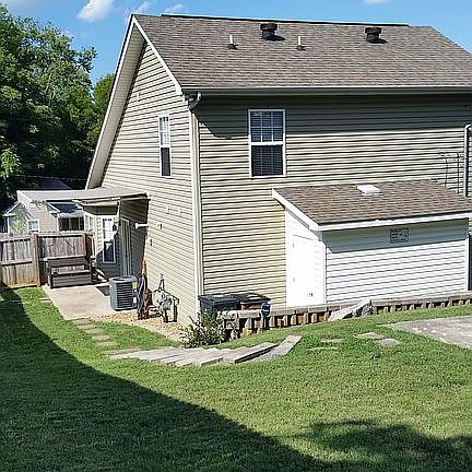 3rd image of 1126 Overton Pl