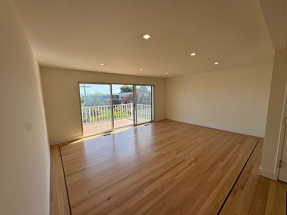 3rd image of 330 Poplar Ave