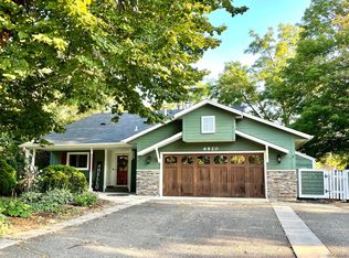 6920 Tecumseh Ln, Chanhassen, MN 55317