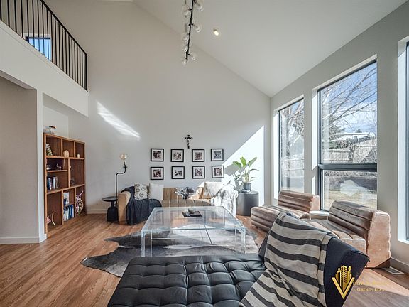 4th image of 751 W 57th St