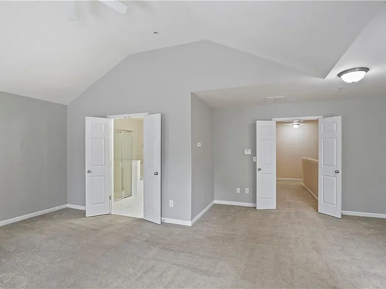 720 Surrey Park Pl SE — Photo 14