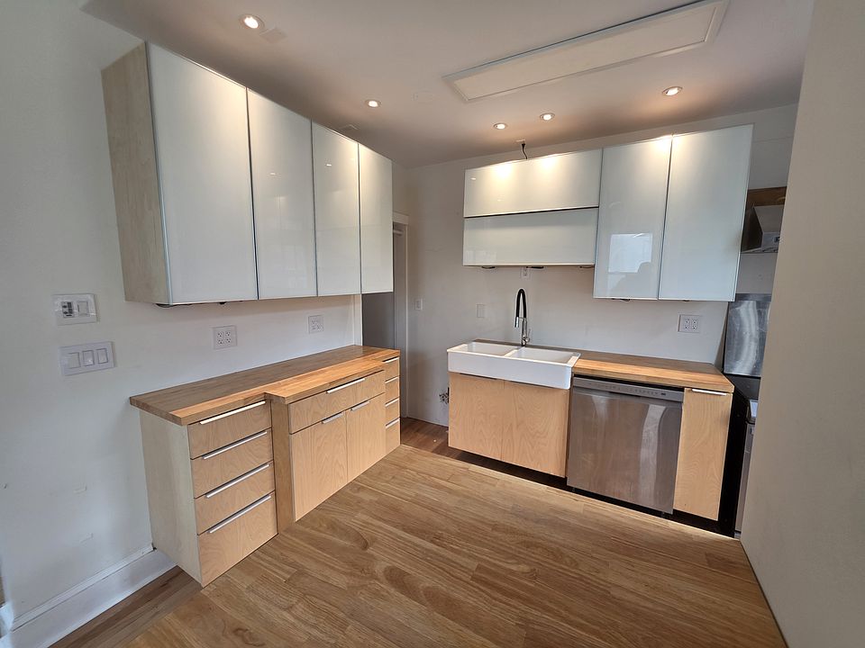 Custom kitchen cabinets and lighting...