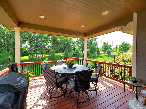 4th image of 313 Oakwood Dr