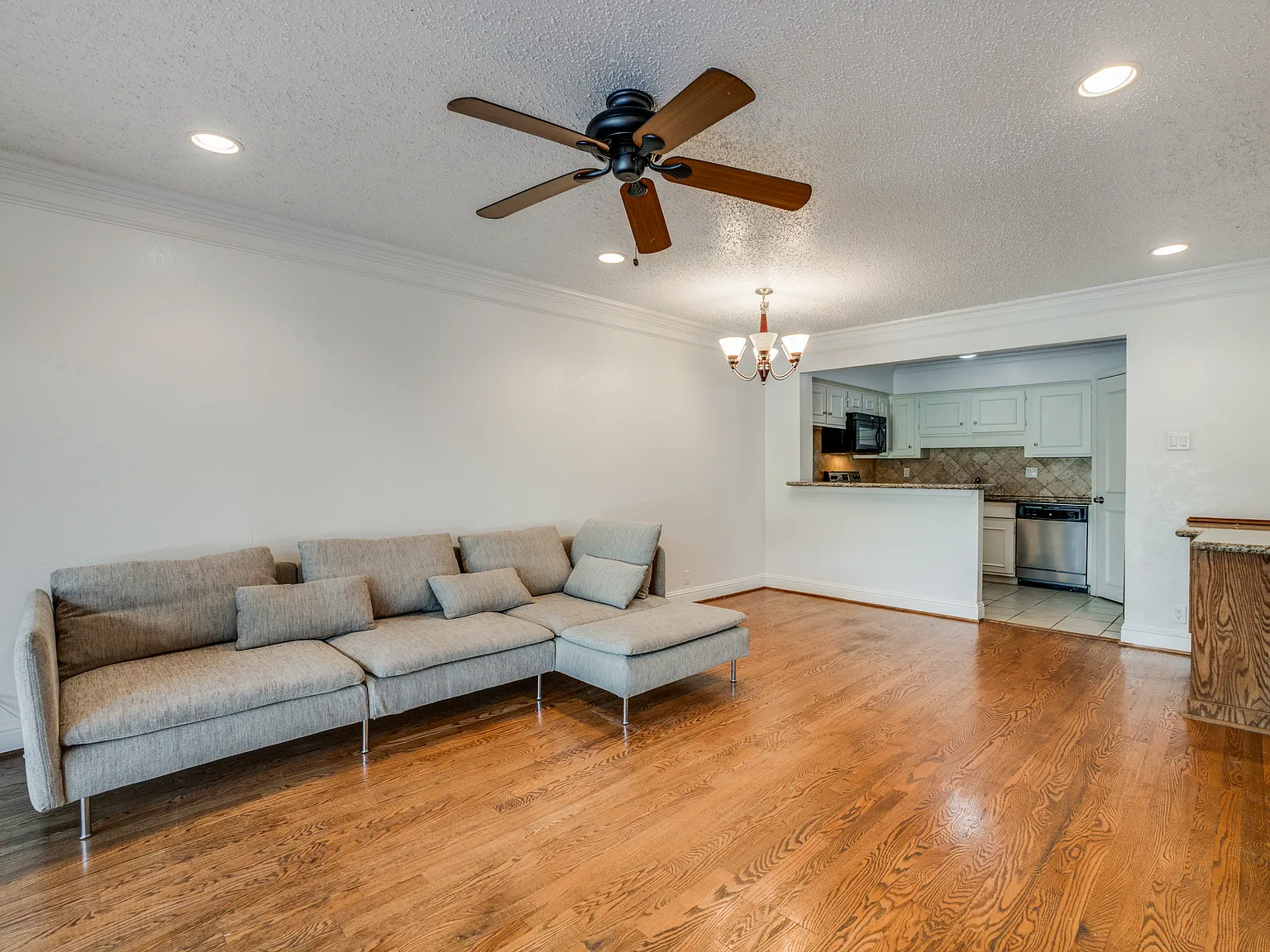 5325 Fleetwood Oaks Ave — Photo 3