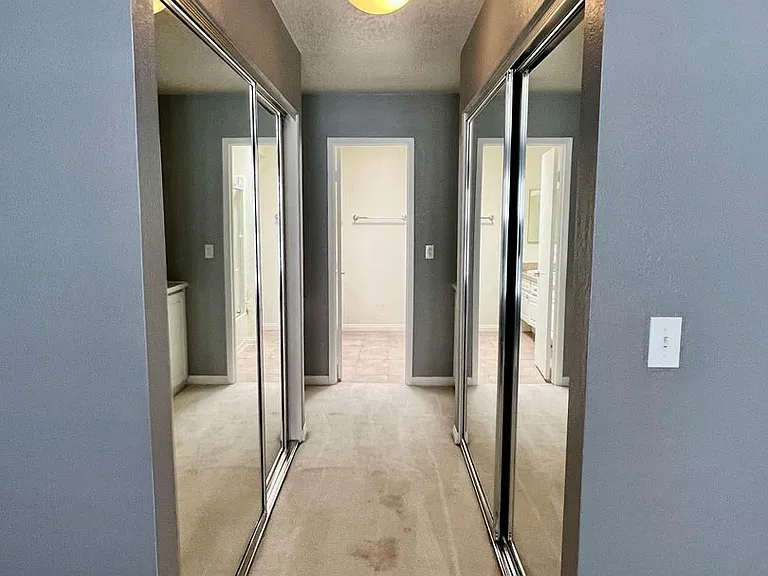 674 S Sycamore Ave — Photo 10