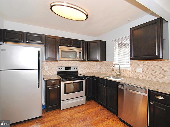 3rd image of 1218 Driftwood Ct