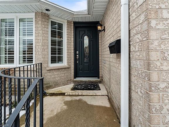 5th image of 51 Redtail Cres