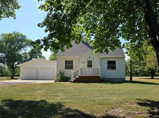 303 3rd St, Prinsburg, MN 56281