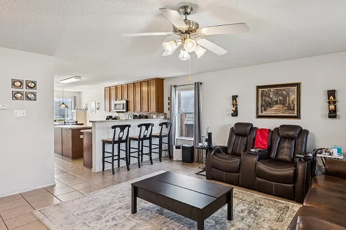 1609 Brandon Dr — Photo 4