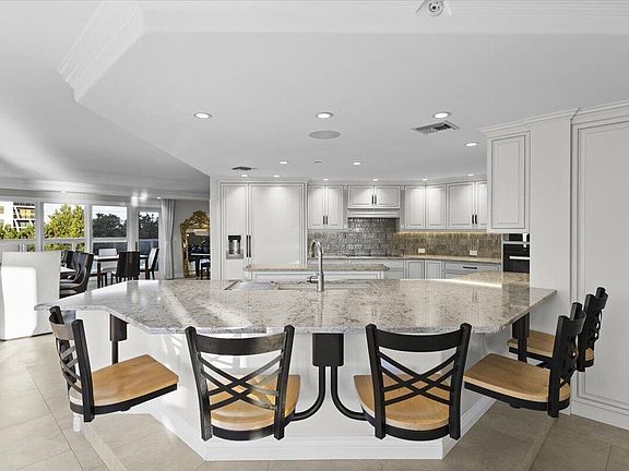 5th image of 4605 S Ocean Boulevard #3b