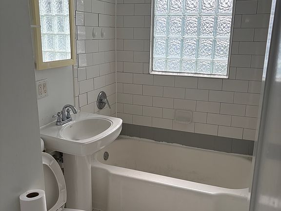 3rd image of 3934 57th St