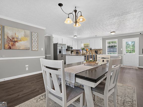 4th image of 216 Brooks Ln
