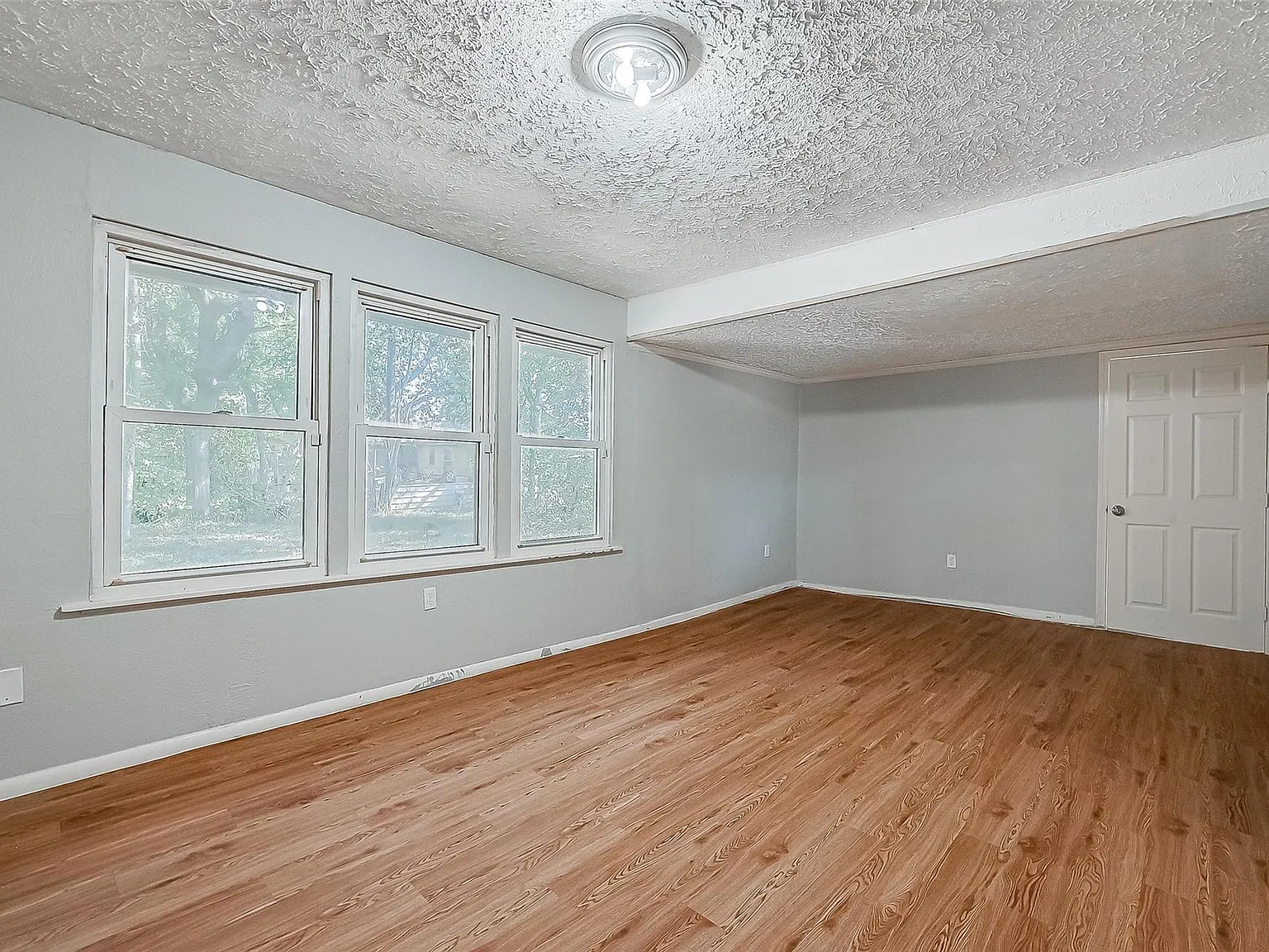 5 bed, 2.0 bath, 1709 sqft, $1,750 — Photo 3