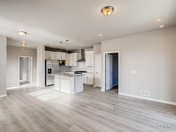 MODEL HOME - Pictures of Model