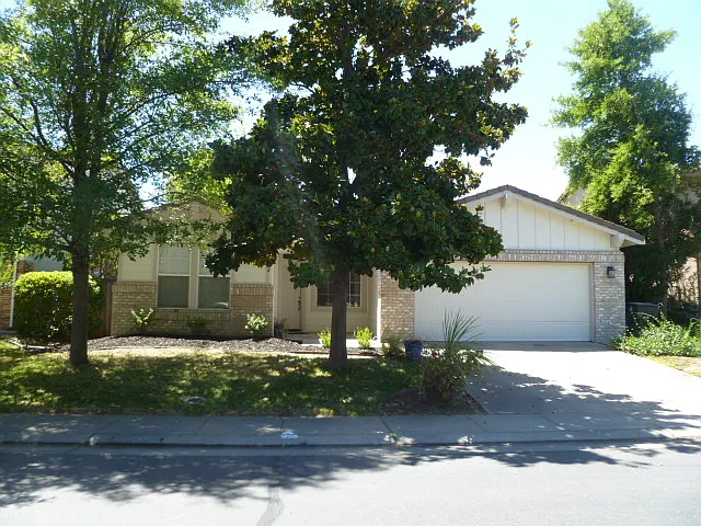 2862 Hillcrest Rd — Photo 1