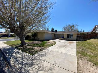 13946 Smoke Tree Rd, Victorville, CA 92395