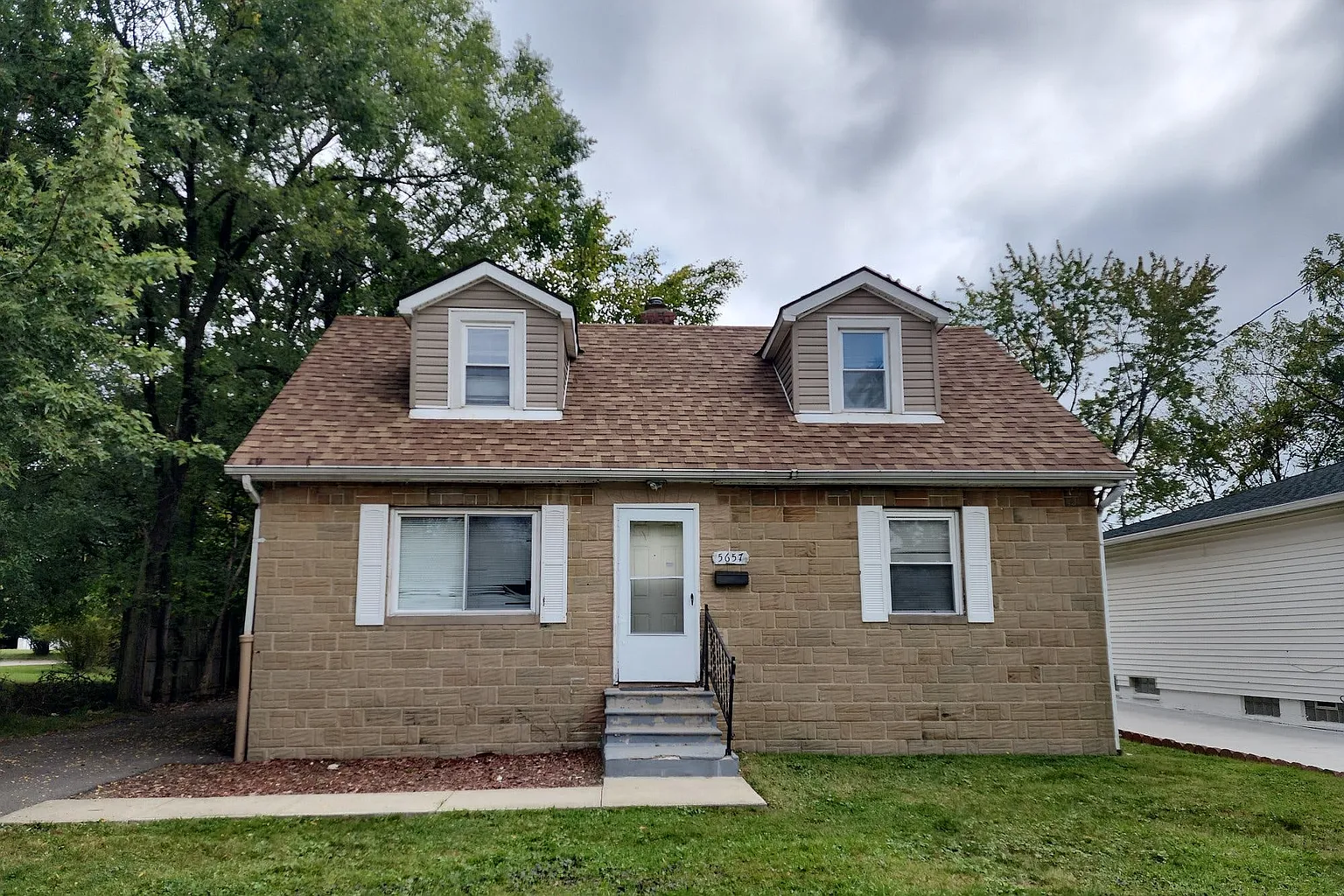 5657 Jefferson Ave photo 1