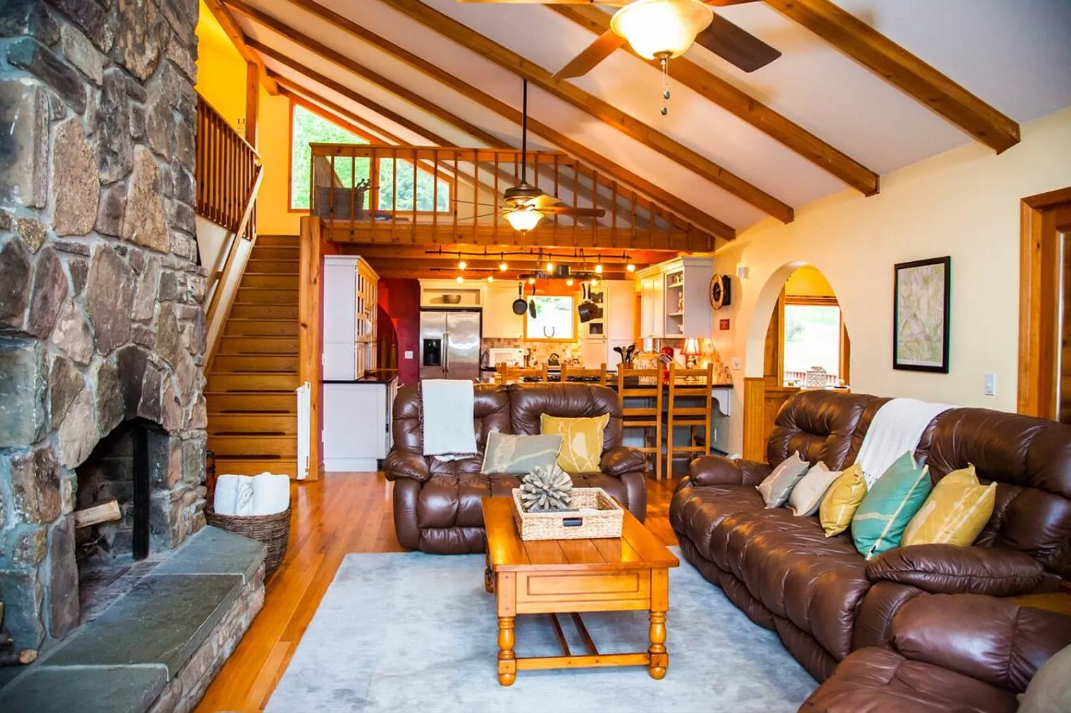 6 bed, 3.0 bath, $11,475 — Photo 1